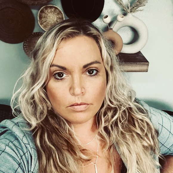 Meet your Posher, Amber - Picture 5 of 6